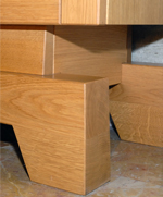 piede armadio legno